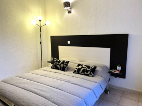 Studio climatisé avec piscine et parking à Saint-Florent - FR-1-650-43